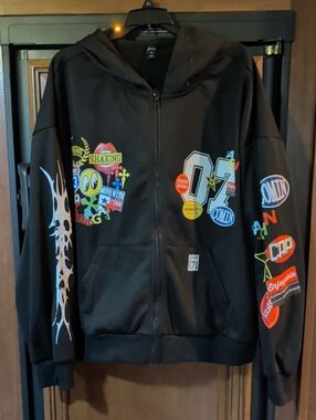 ROMWE Black Graphic Zip-Up Hoodie with Multicolor Patches